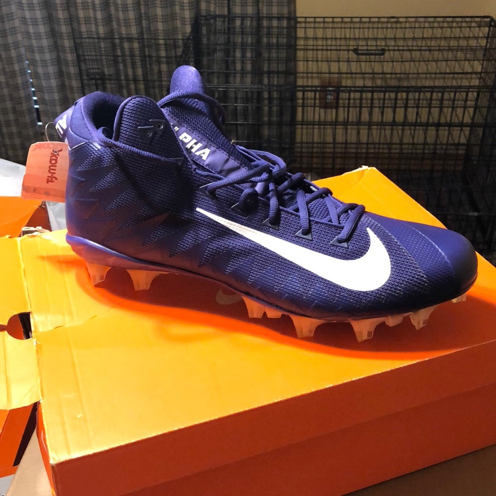 New nike football cleats size 17